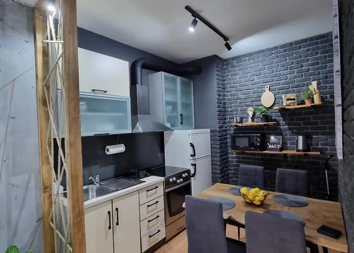 Marilyn Lux Apartment