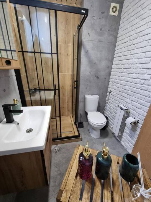 Marilyn Lux Apartment
