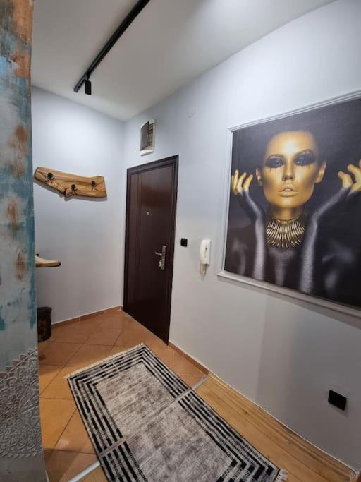 Marilyn Lux Skopje